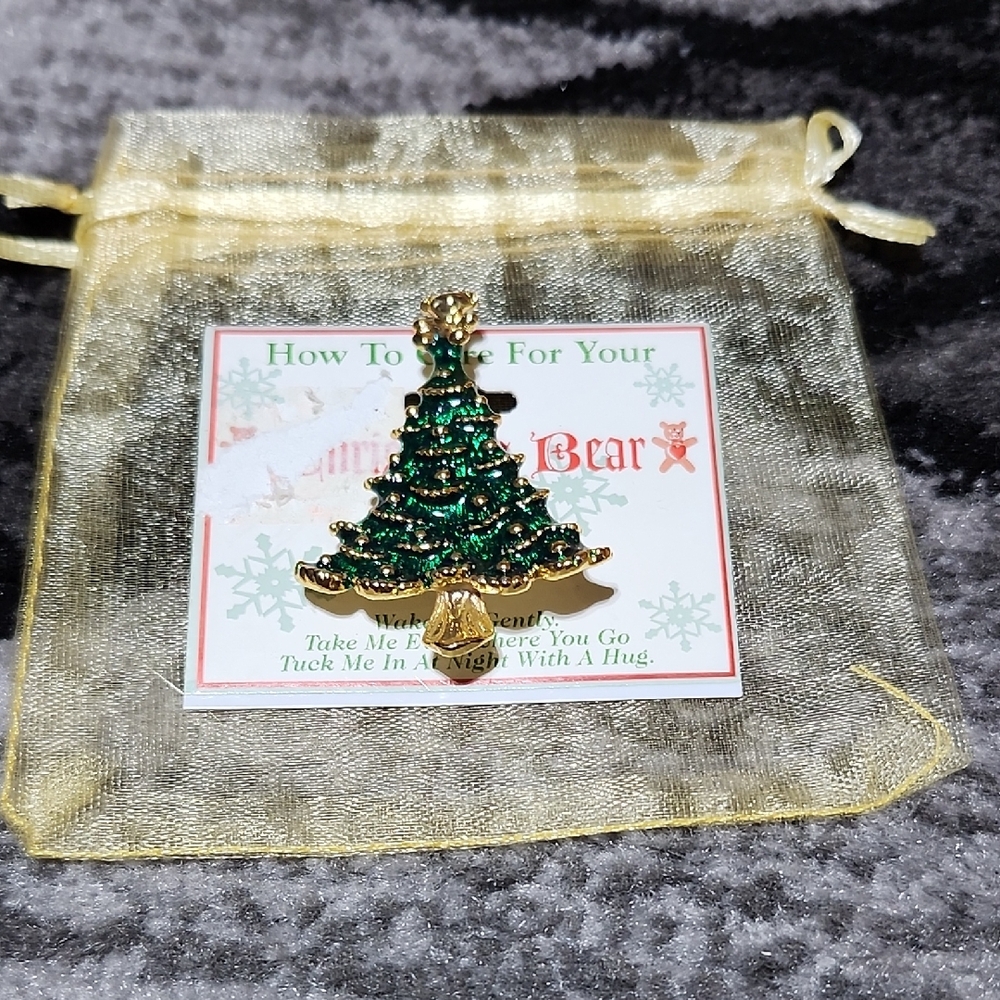 1990'S HOW TO CARE FOR YOUR CHRISTMAS BEAR ENAMEL CHRISTMAS TREE BROOCH PIN